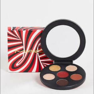 Mac eyeshadow pallet